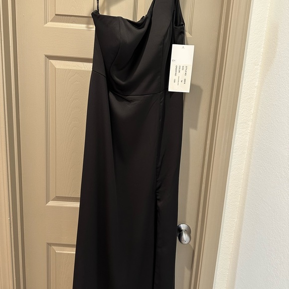 Hayley Paige - Black long gown one shoulder special occasion dress. NWT size 14 - Picture 4 of 10